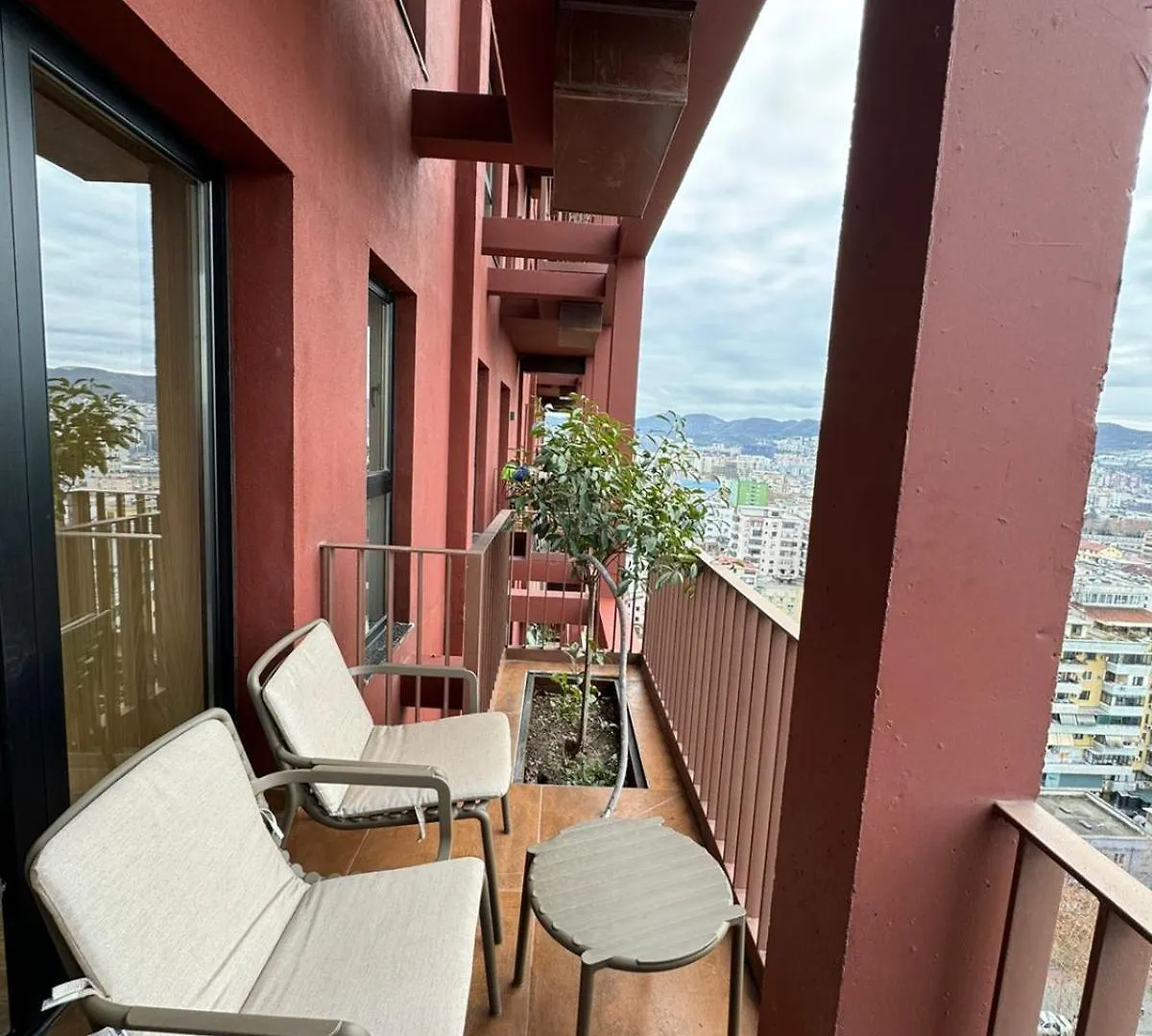 Orestiada Luxury Apartament Tirana 0*,  Albania