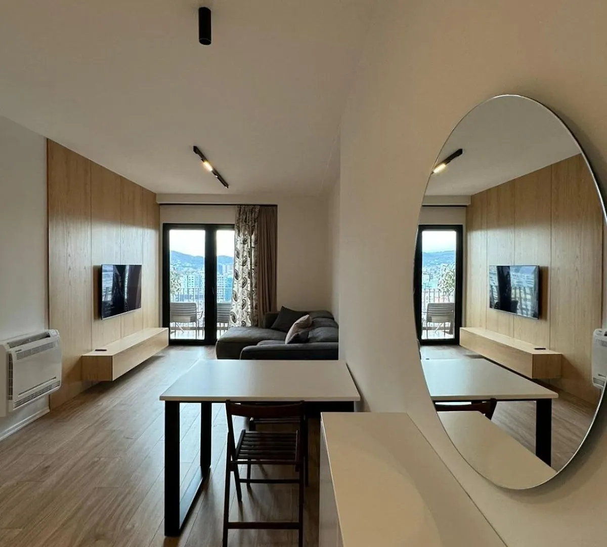 Orestiada Luxury Apartament Тирана Албания